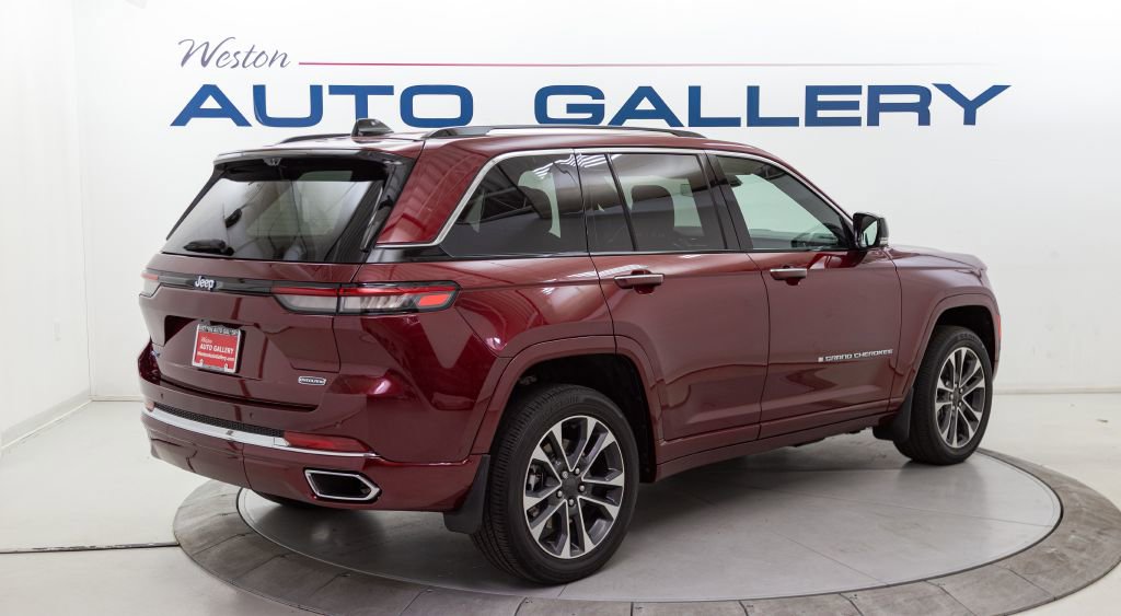 Used 2023 Jeep Grand Cherokee Overland w/ Advanced Protech Group III image 5