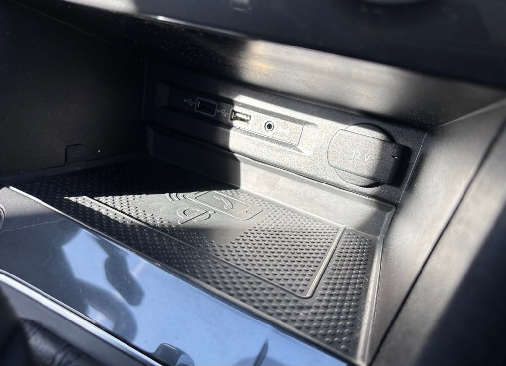 Used 2020 Volkswagen Tiguan SE w/ Panoramic Sunroof Package image 10