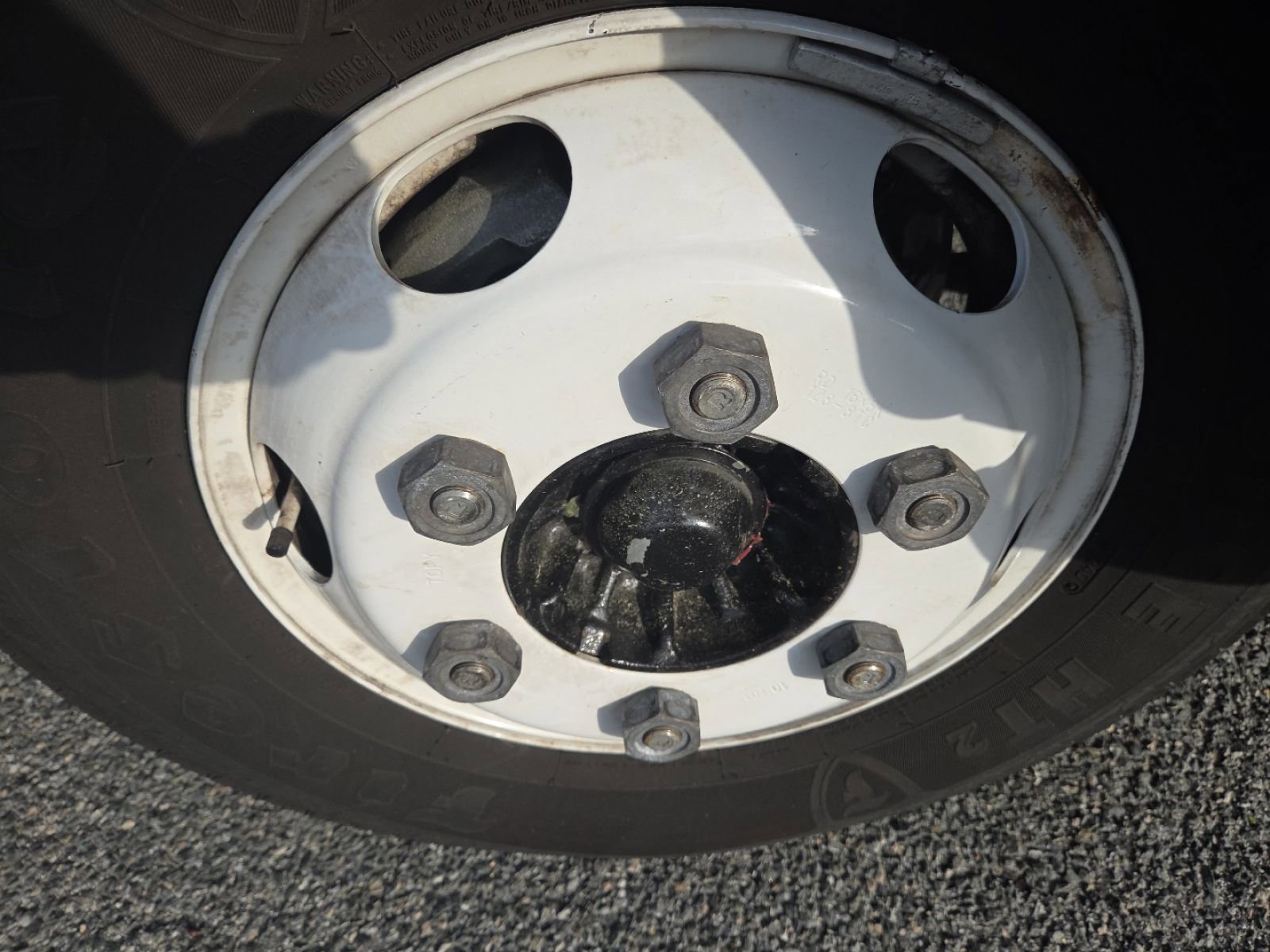 Used 2023 Isuzu NPR image 8