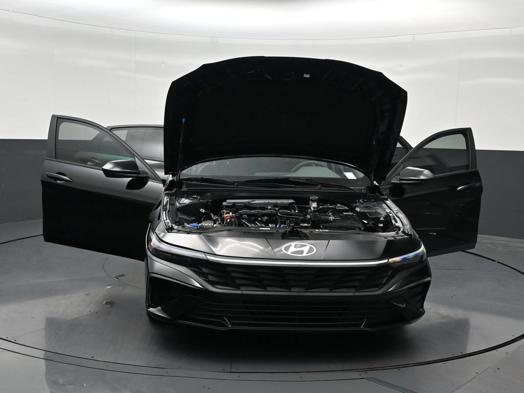 Used 2024 Hyundai Elantra SEL FWD image 36