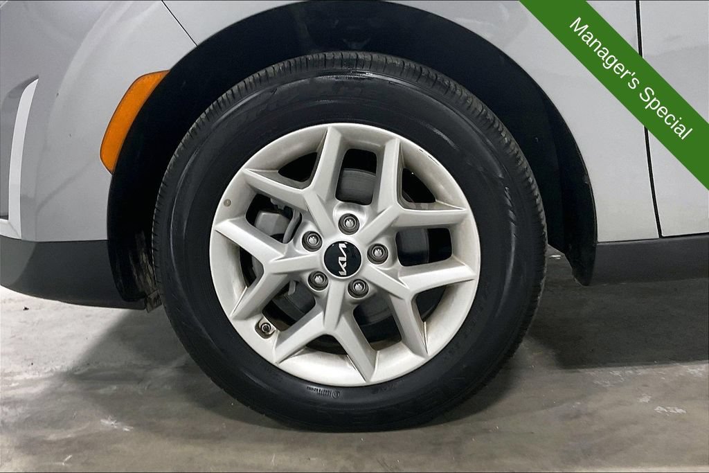 Used 2025 Kia Soul LX w/ LX Technology Package FWD image 10