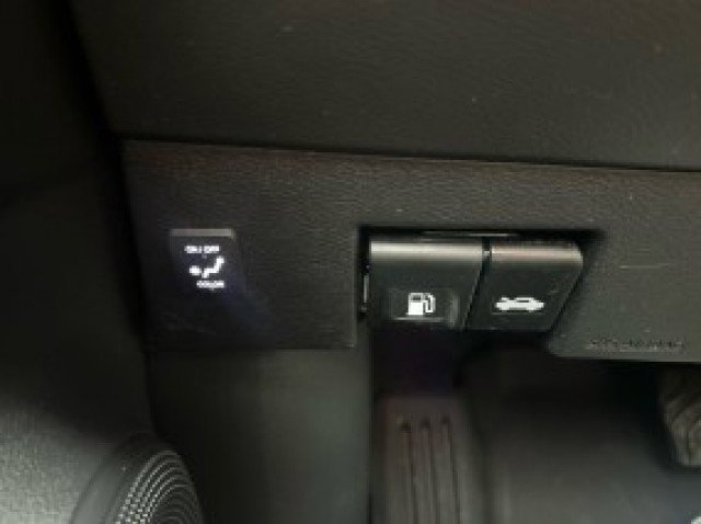 Used 2024 Nissan Kicks SR w/ SR Premium Package image 16