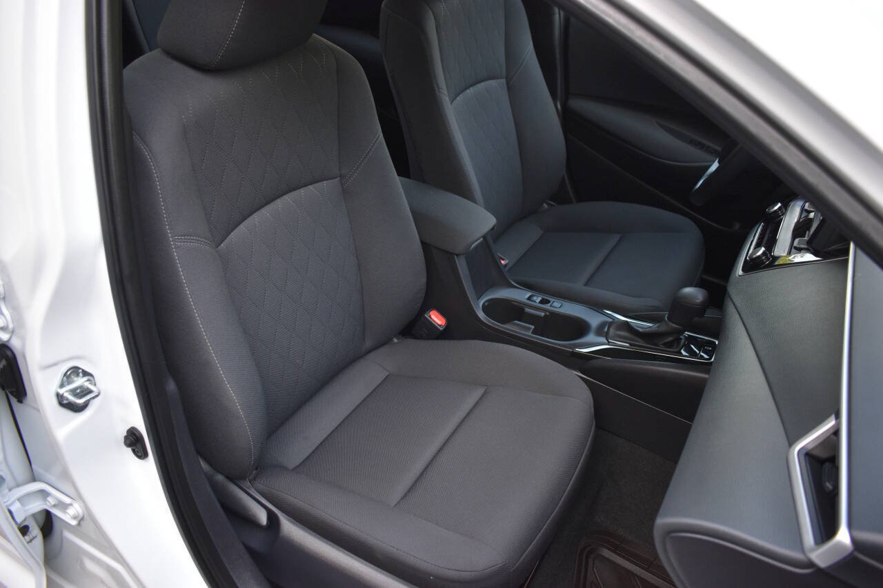 Used 2025 Toyota Corolla LE FWD image 20