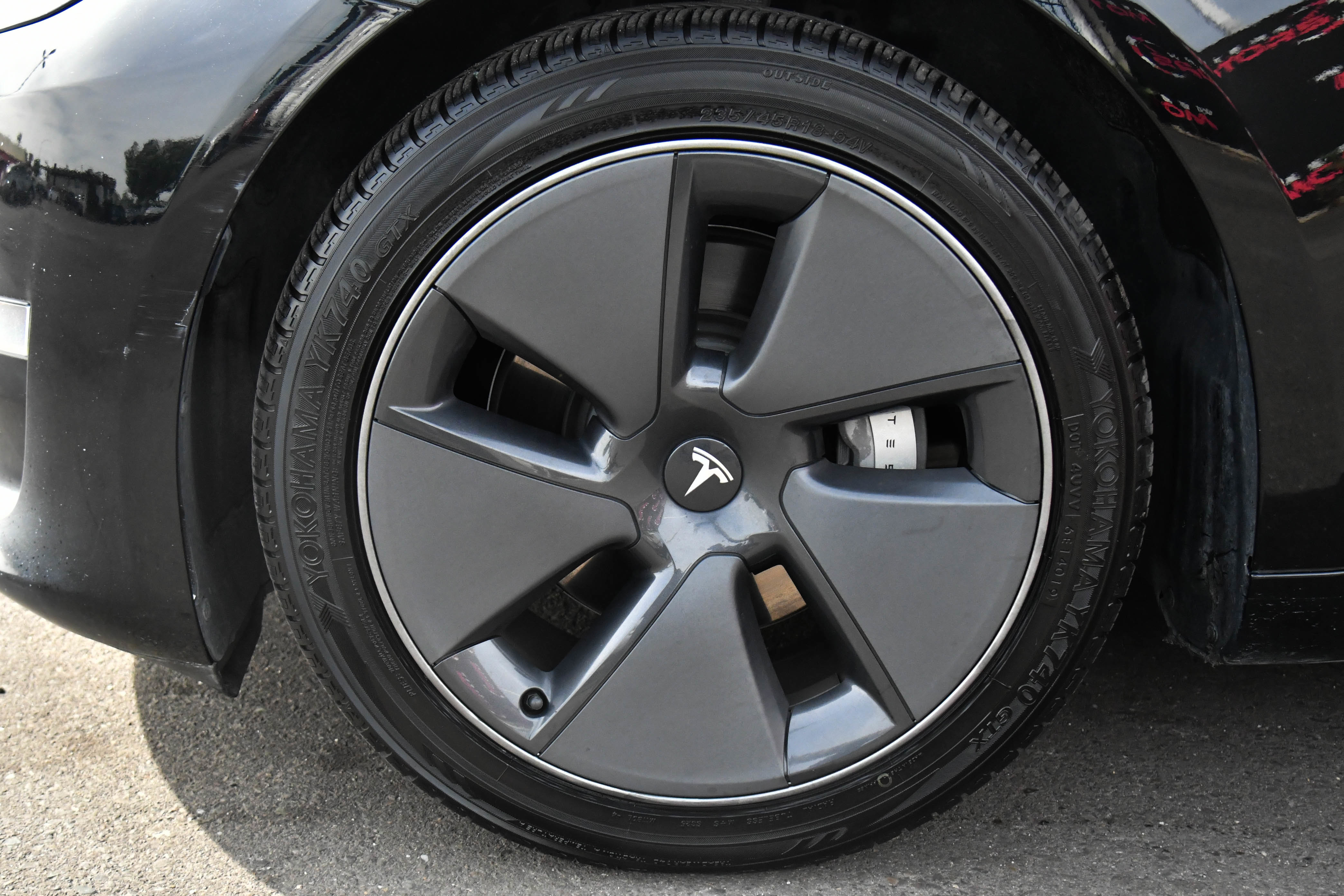 Used 2023 Tesla Model 3 Standard Range image 12