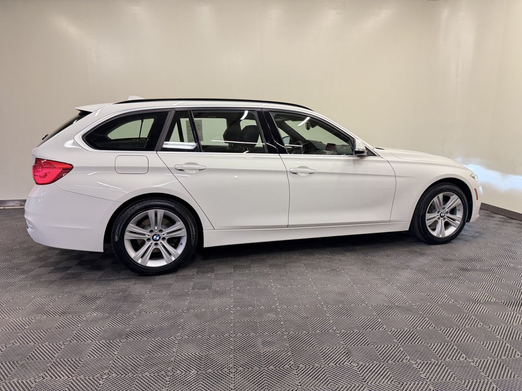 Used 2018 BMW 330i xDrive Wagon AWD/4WD image 12