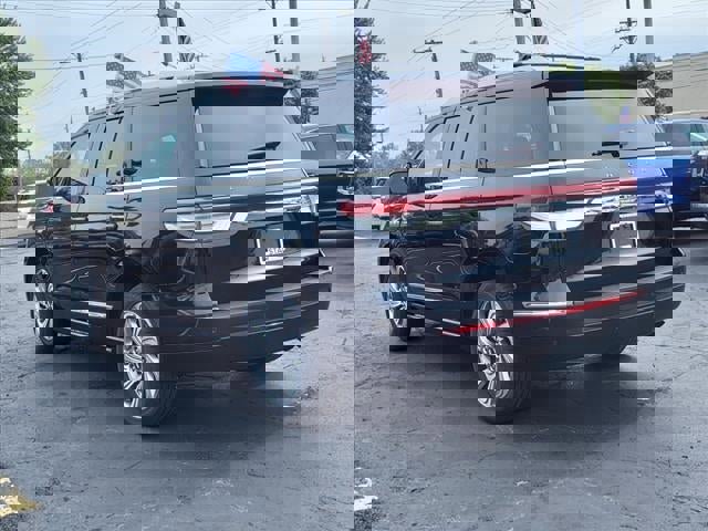 New 2022 Lincoln Navigator 4WD image 28