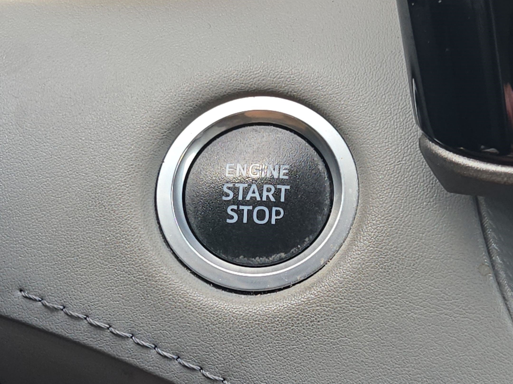 Used 2020 Toyota Highlander XLE FWD image 21