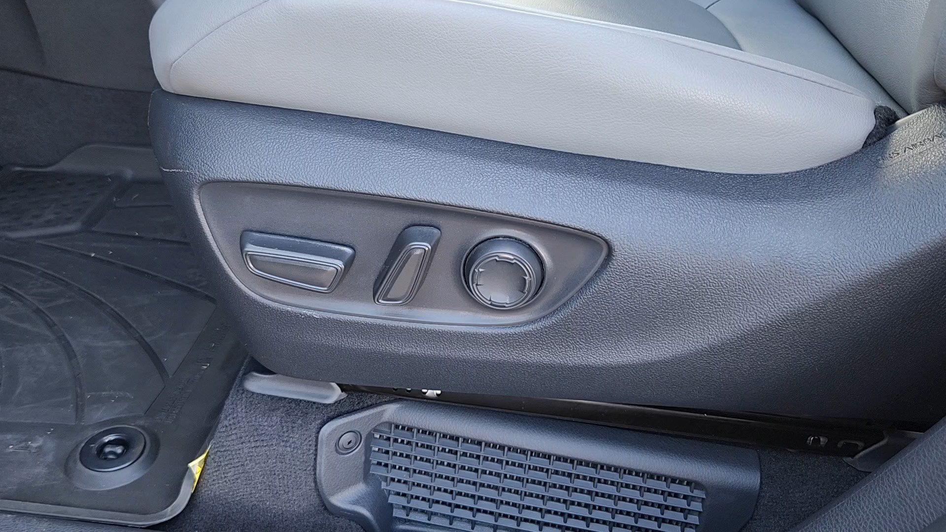 Certified 2026 Toyota Sienna XLE AWD/4WD image 8