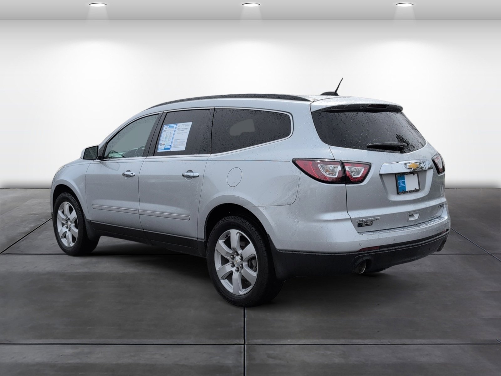 Used 2017 Chevrolet Traverse Premier image 3