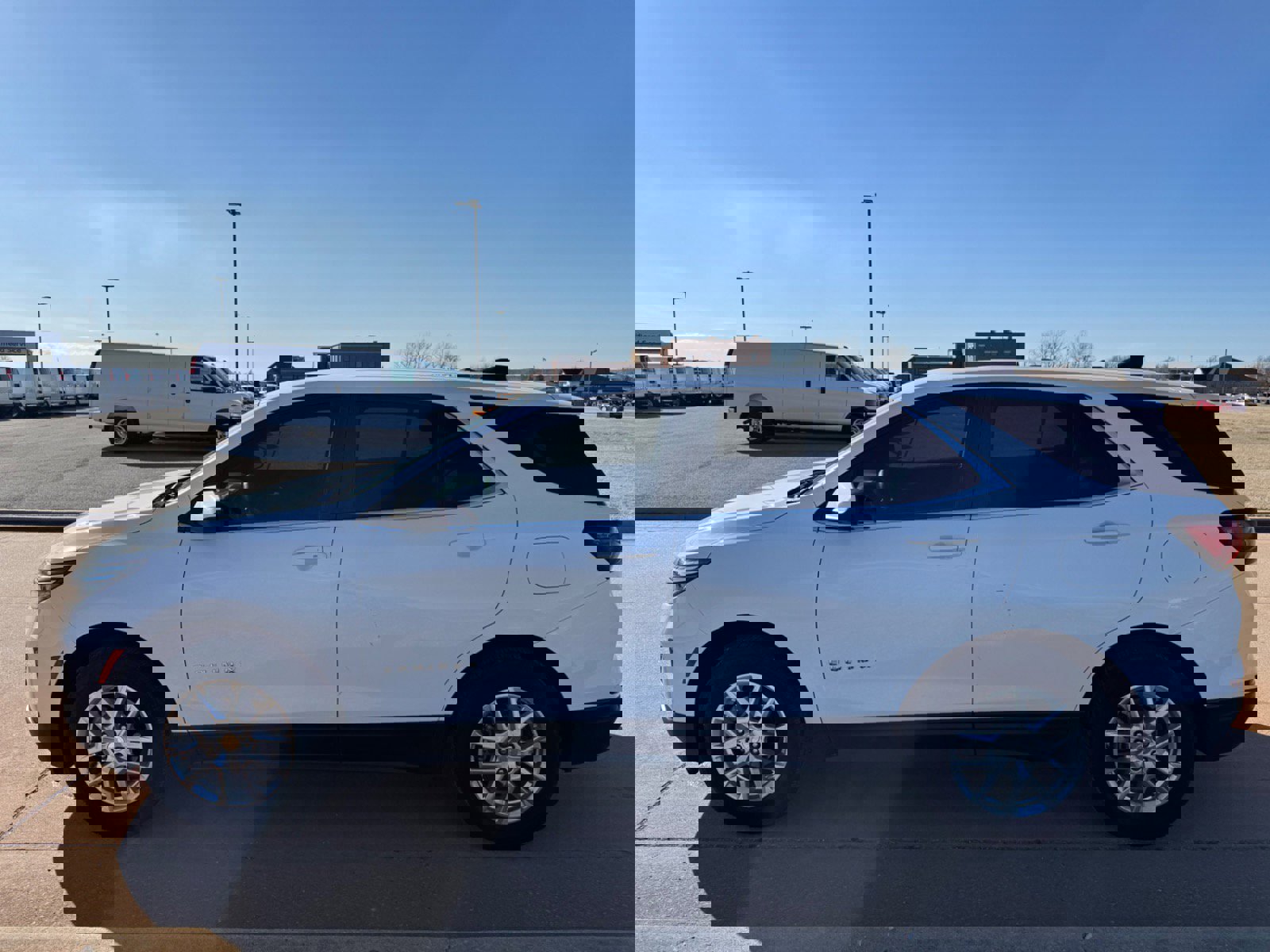 Used 2023 Chevrolet Equinox LT w/ Driver Convenience Package image 6