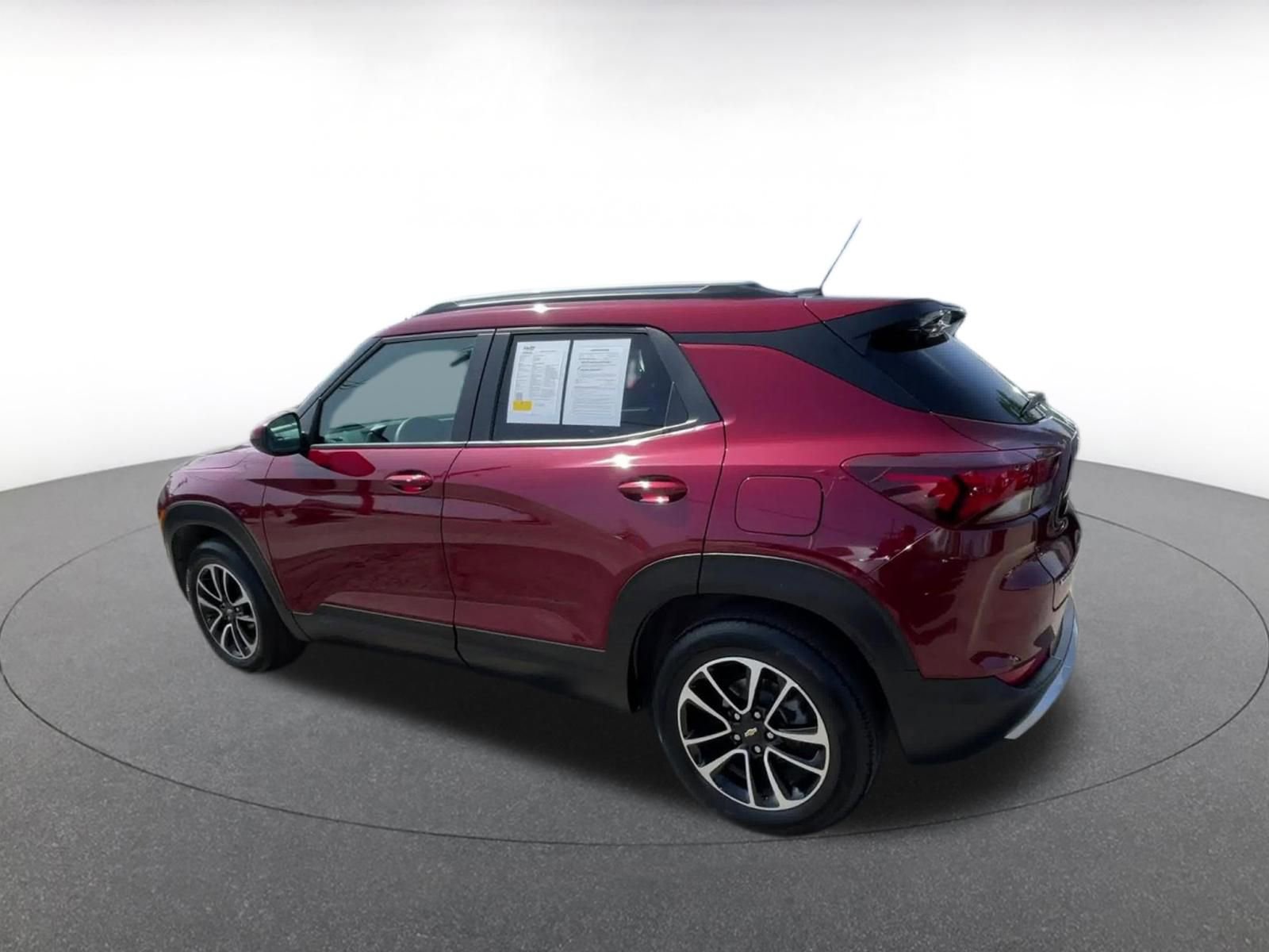 Used 2025 Chevrolet TrailBlazer LT FWD image 10