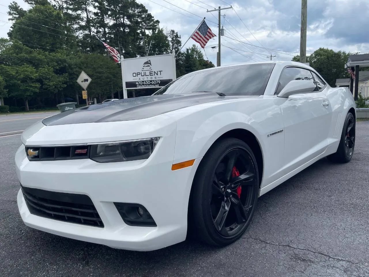 Used 2015 Chevrolet Camaro SS w/ RS Package RWD image 3