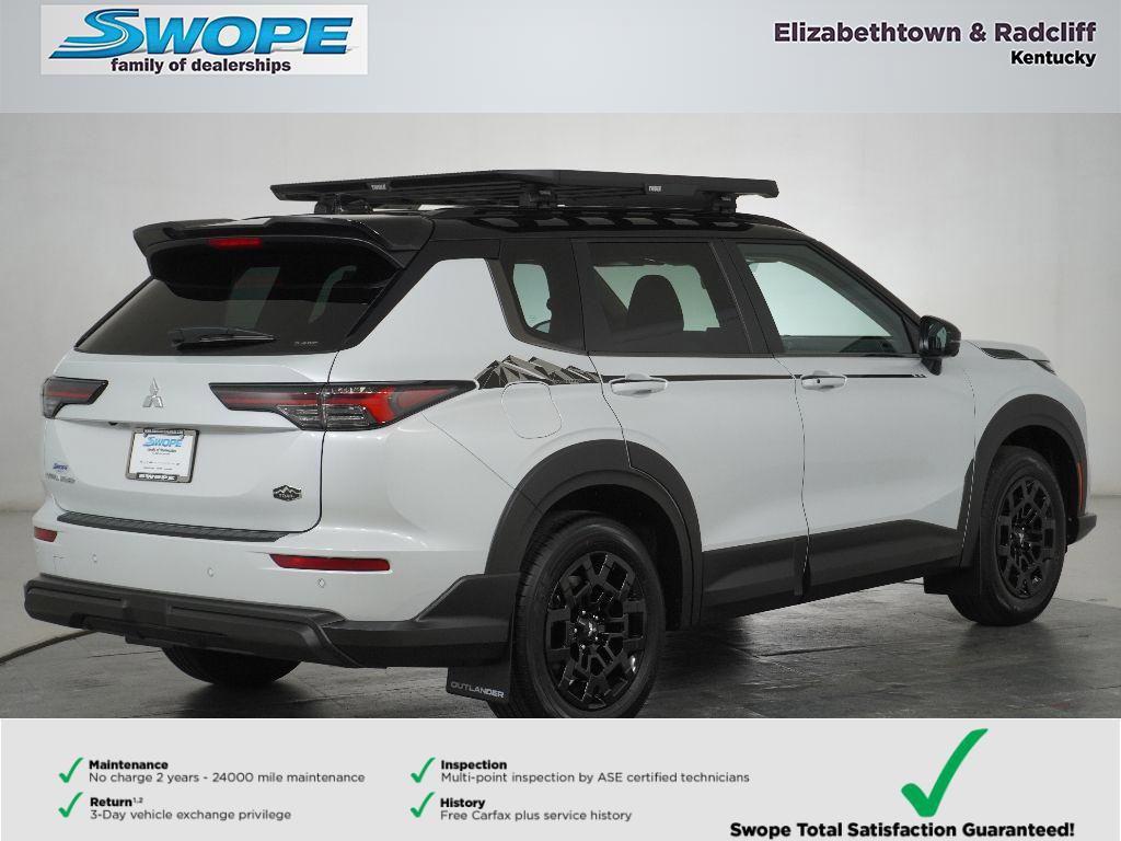 Used 2025 Mitsubishi Outlander Trail Edition image 3