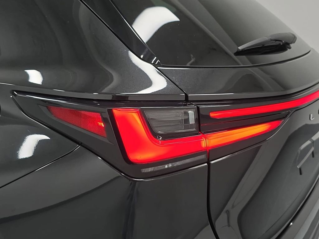 Used 2023 Lexus NX 250 FWD w/ Towing Package (2000 Lbs) image 28