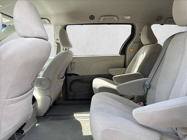 Used 2013 Toyota Sienna LE w/ Towing Pkg FWD image 22