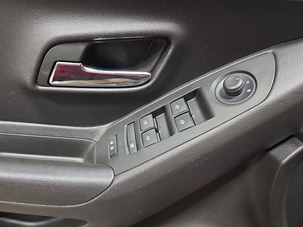 Certified 2022 Chevrolet Trax LT w/ LT Convenience Package image 27