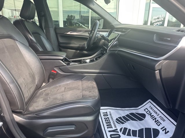 Used 2022 Jeep Grand Cherokee L Laredo image 22