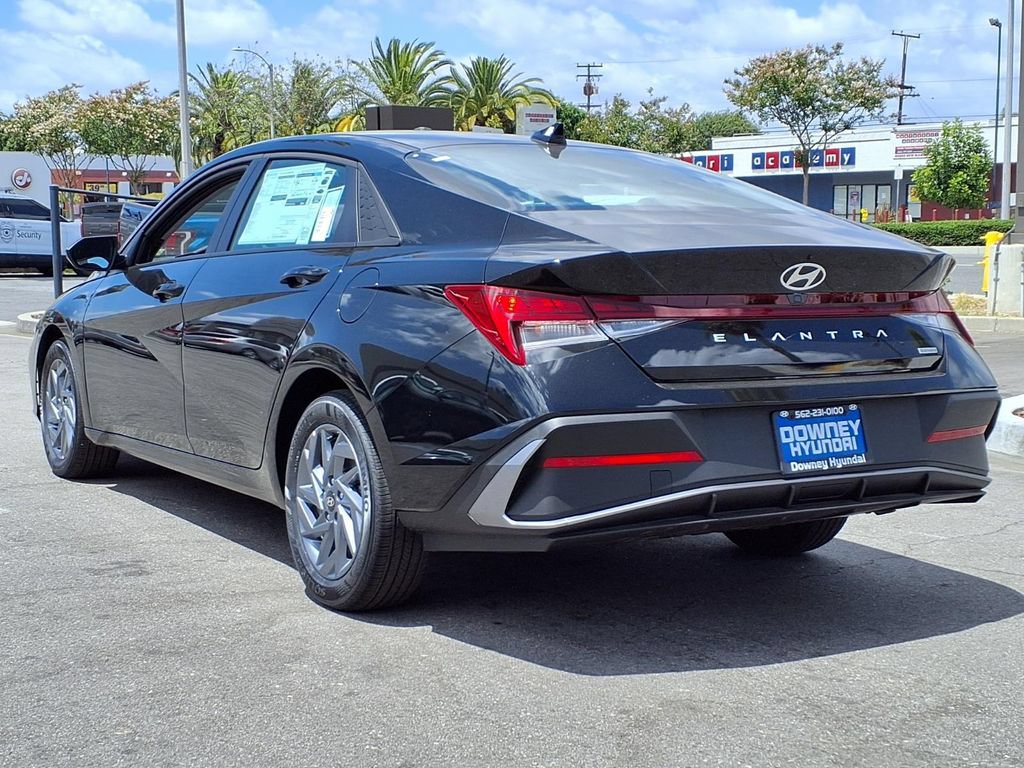 New 2026 Hyundai Elantra Hybrid FWD image 6