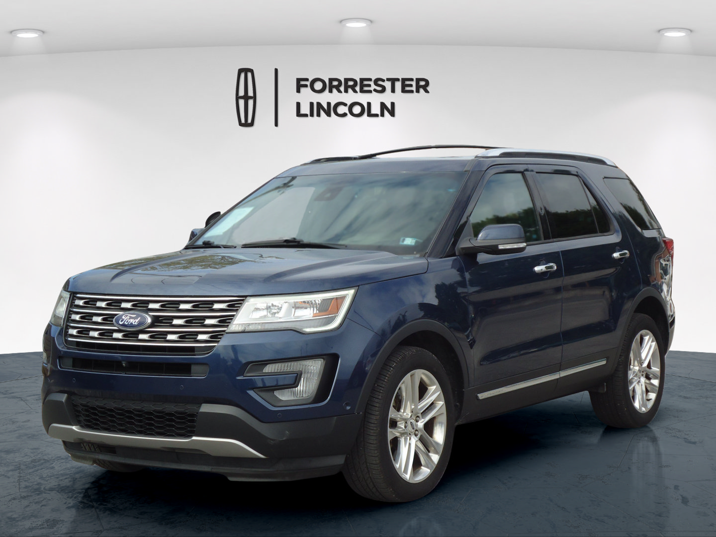 Used 2017 Ford Explorer Limited w/ Equipment Group 301A AWD/4WD image 7