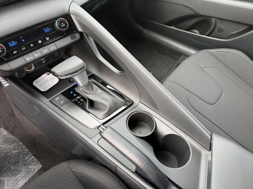 New 2026 Hyundai Elantra Sport FWD image 20