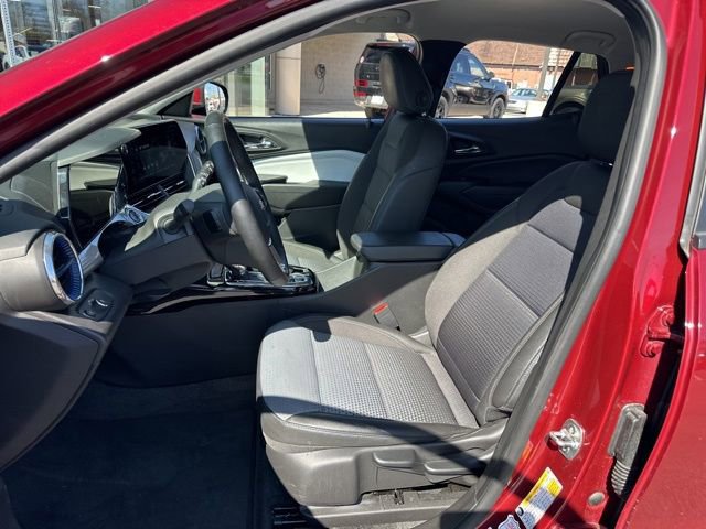 Used 2025 Chevrolet Trax LT w/ LT Convenience Package image 34