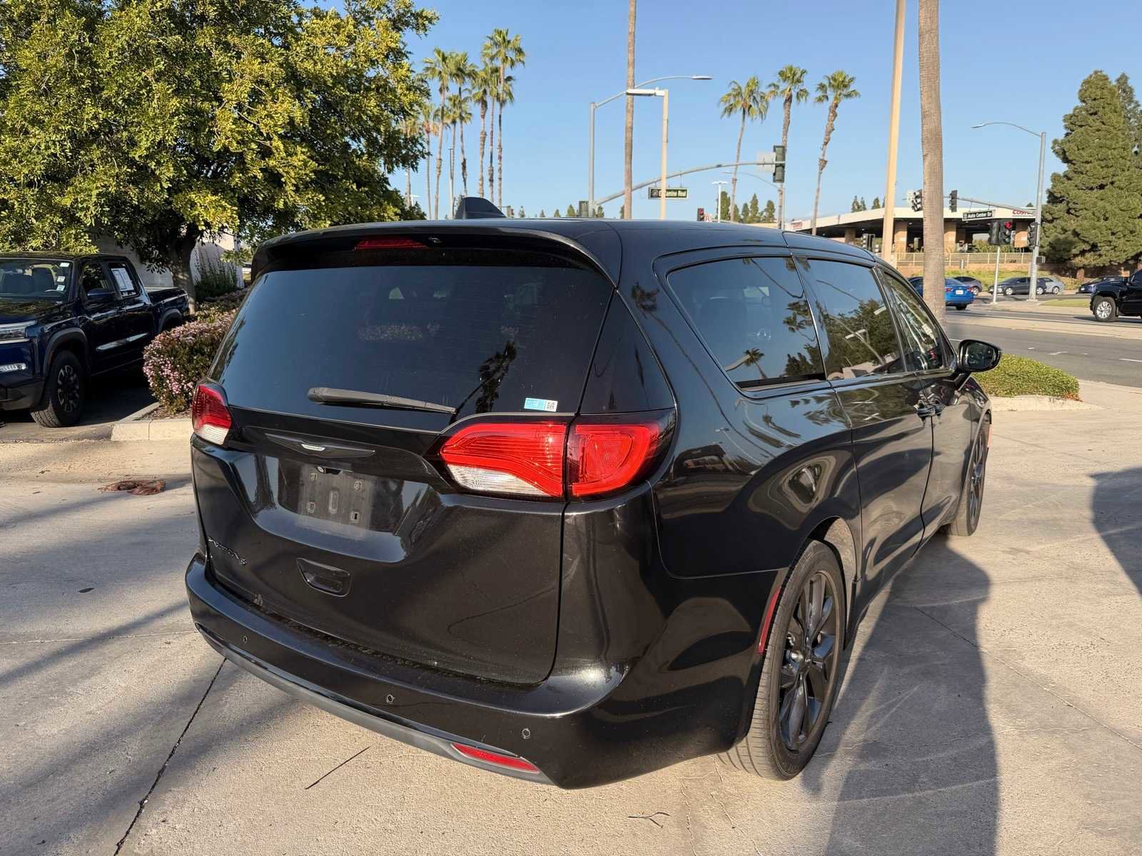 Used 2019 Chrysler Pacifica Touring Plus w/ S Appearance Package image 5