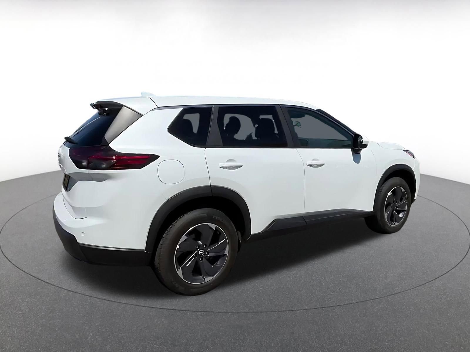 Used 2025 Nissan Rogue SV FWD image 14