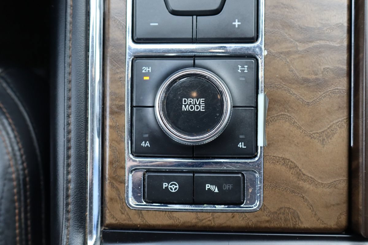 Used 2019 Ford Expedition Platinum AWD/4WD image 27