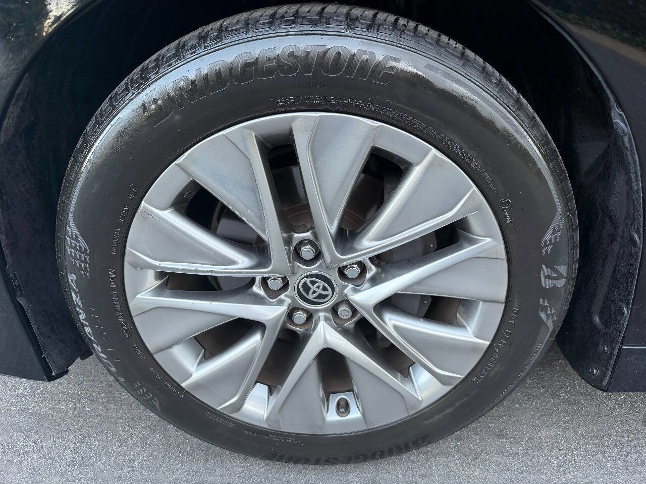 Used 2023 Toyota Mirai w/ Advanced Technology Package image 39