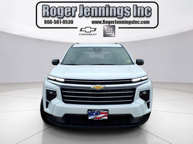 Used 2025 Chevrolet Traverse LT w/ Driver Confidence Package FWD image 7