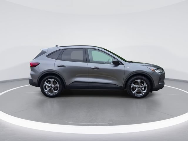 Used 2025 Ford Escape ST-Line FWD image 9