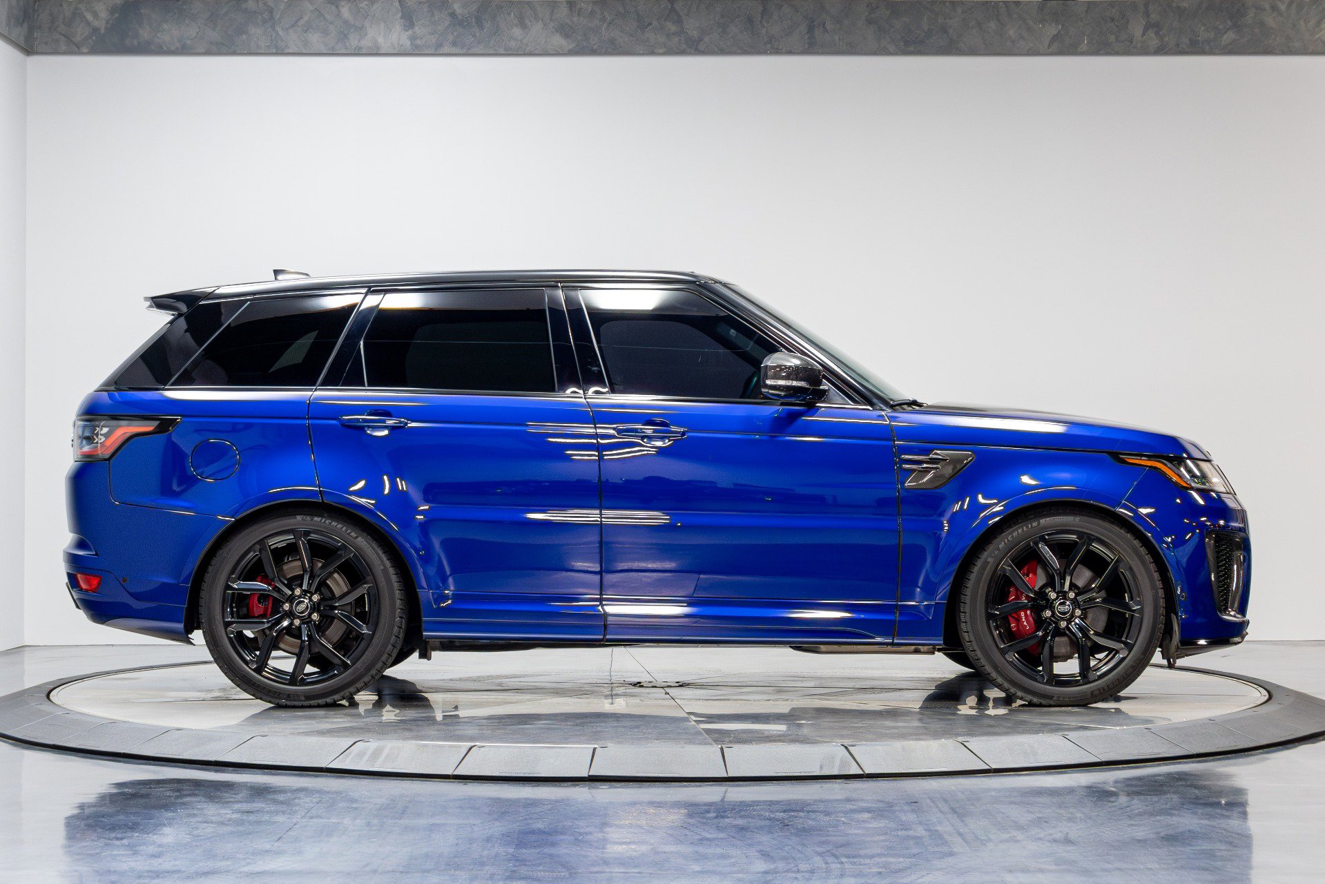 Used 2022 Land Rover Range Rover Sport SVR image 17