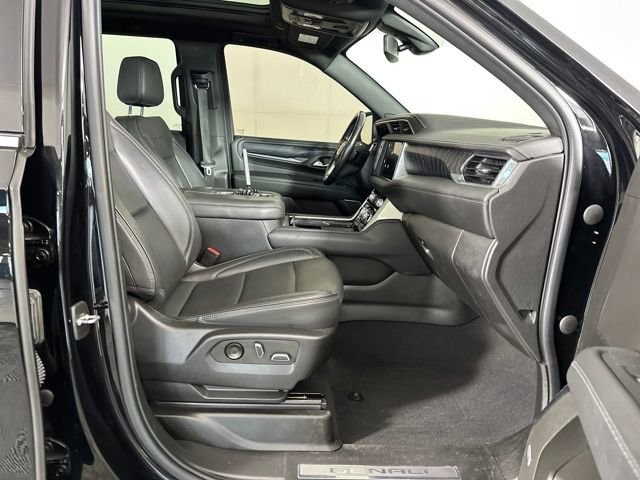 Used 2022 GMC Yukon Denali image 28