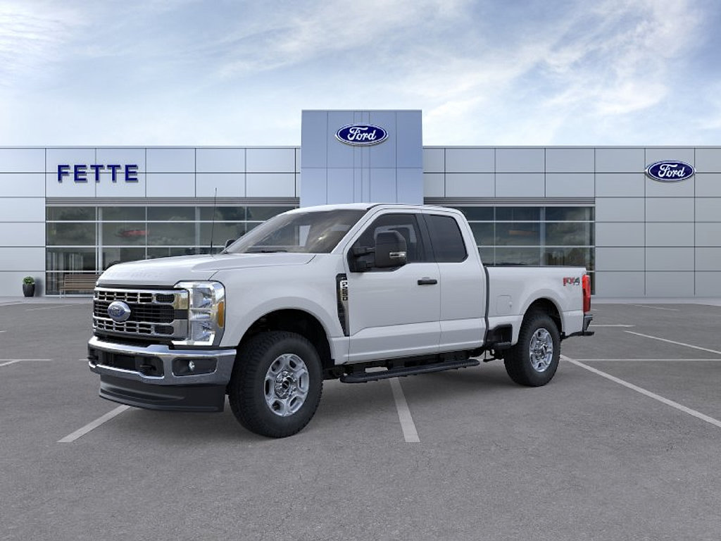 New 2026 Ford F250 XLT w/ FX4 Off-Road Package