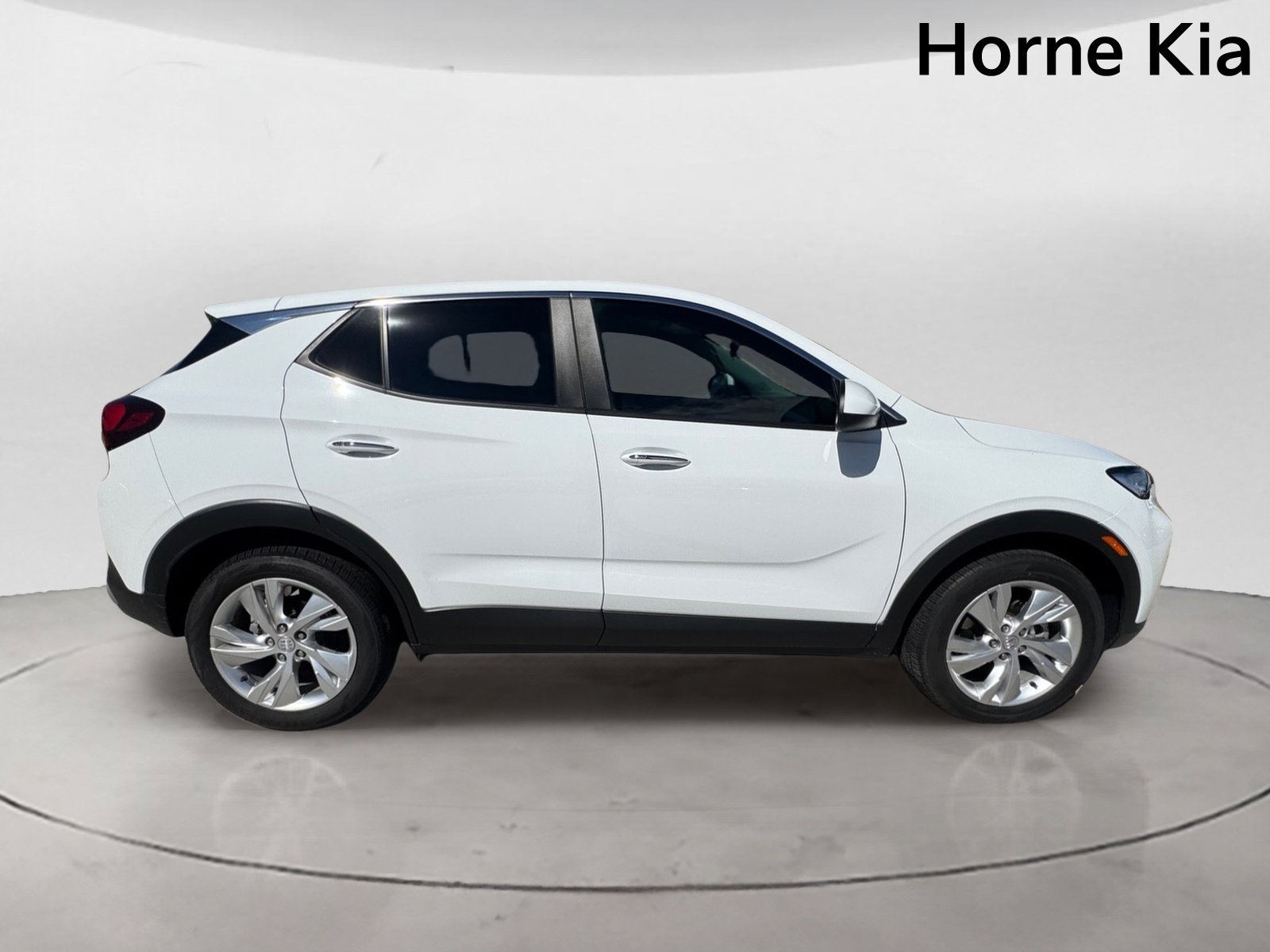 Used 2024 Buick Encore GX Preferred w/ Comfort Package FWD image 3