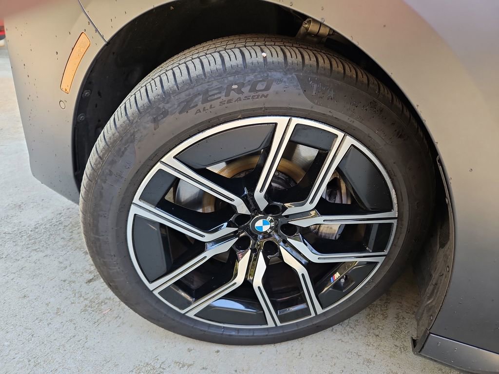 Used 2024 BMW 760i xDrive image 40