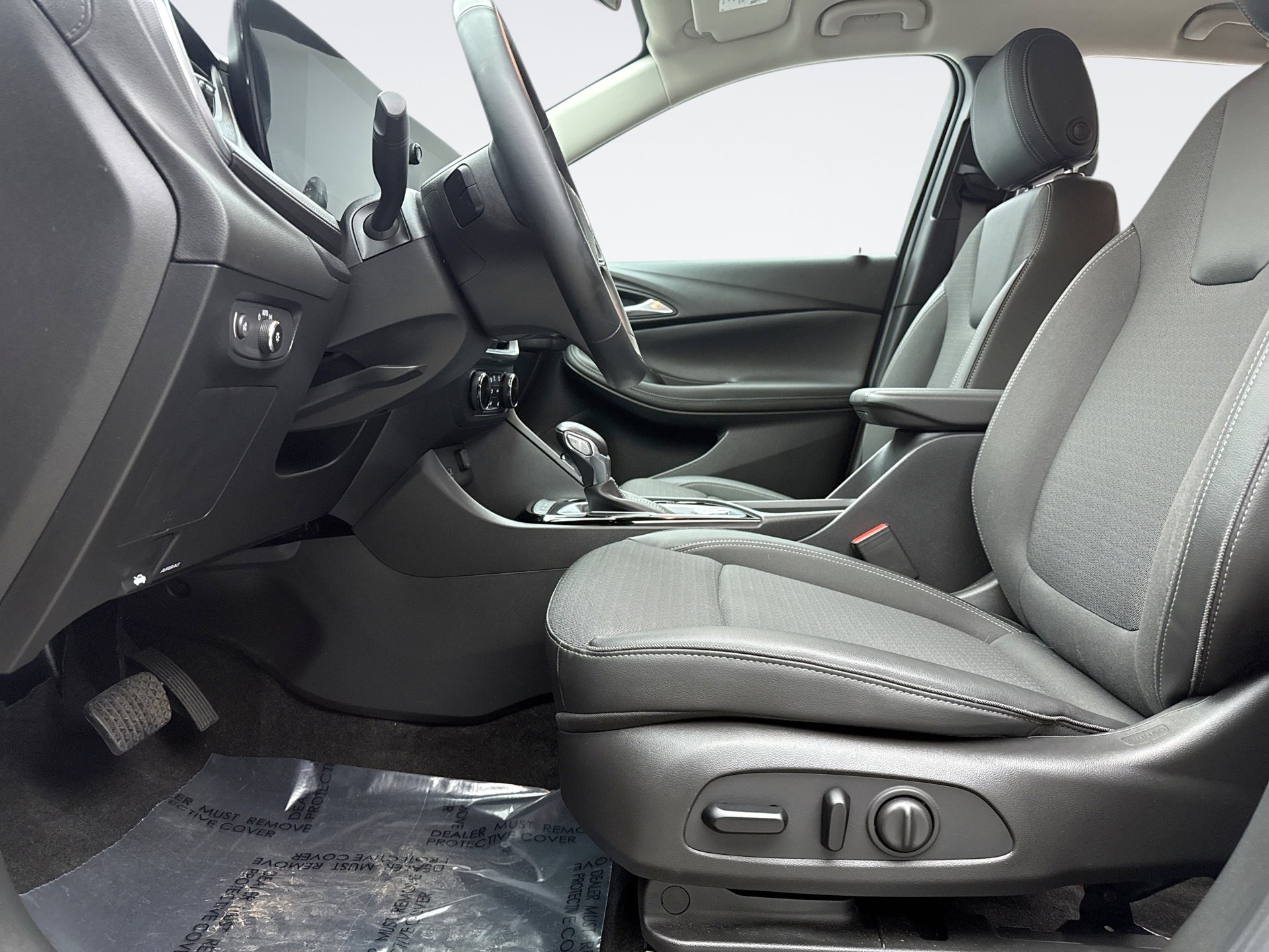 Used 2024 Buick Encore GX Preferred w/ Comfort Package image 11