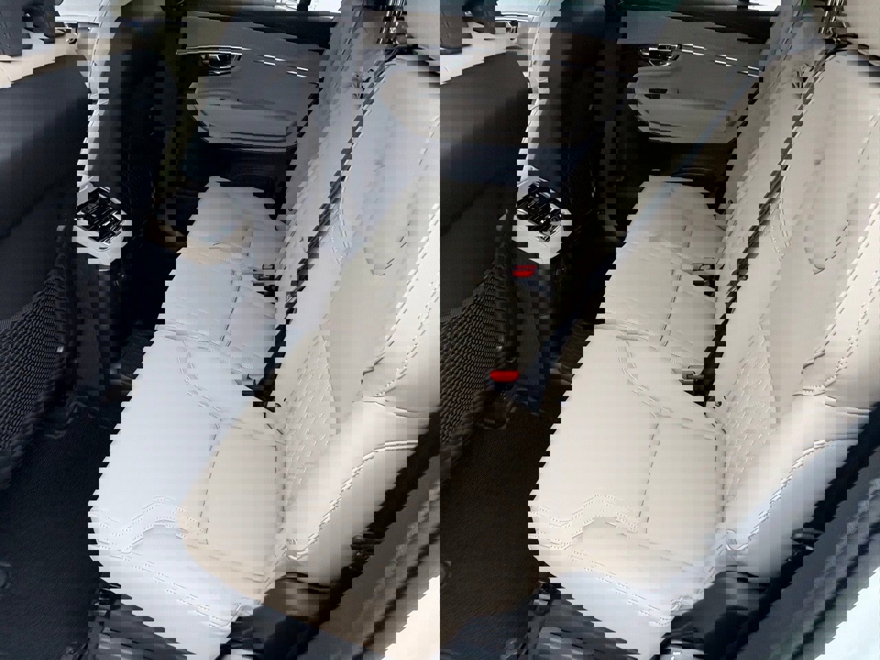 New 2026 Volvo XC90 T8 Plus image 23