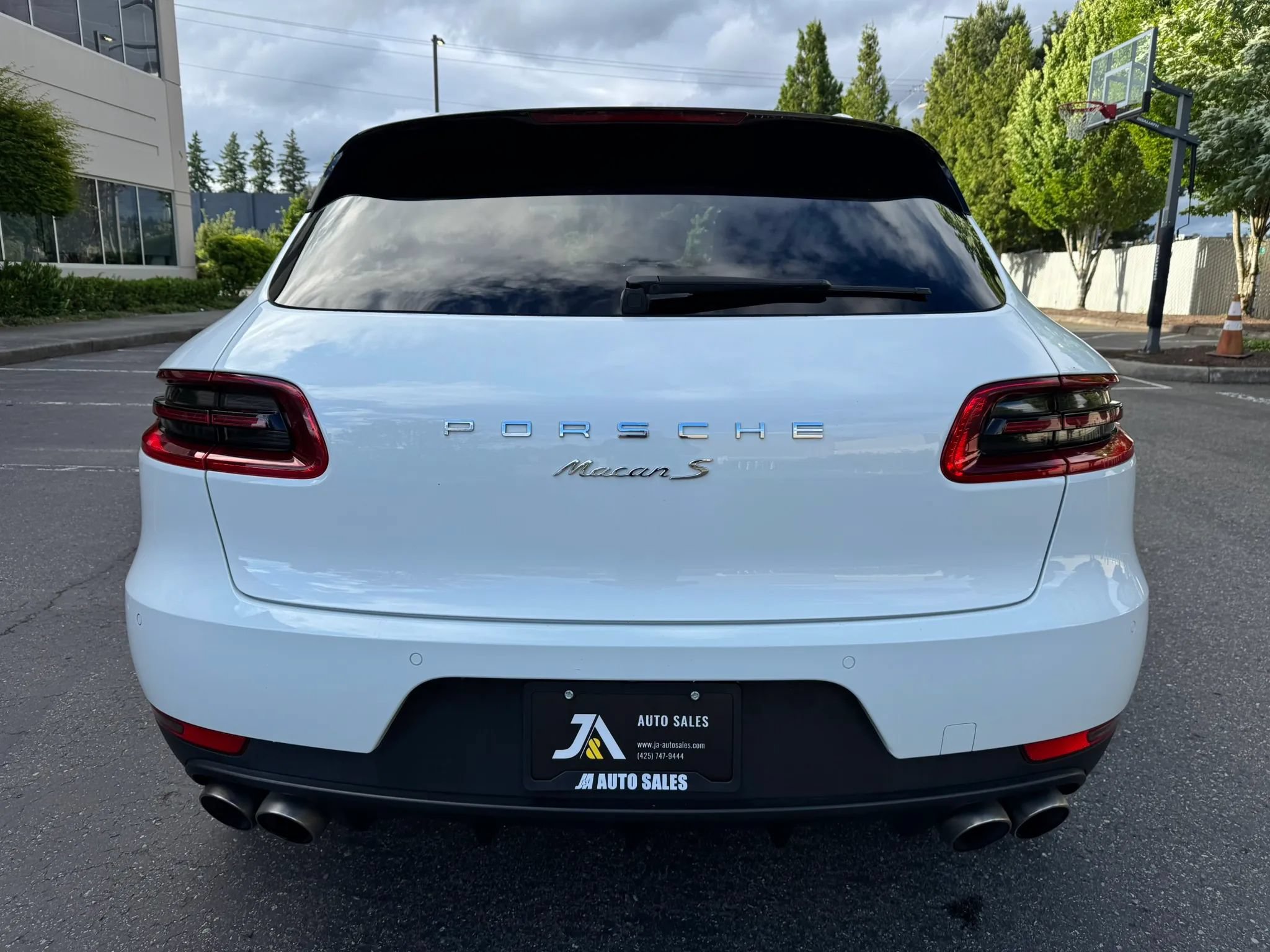 Used 2017 Porsche Macan S AWD/4WD image 9