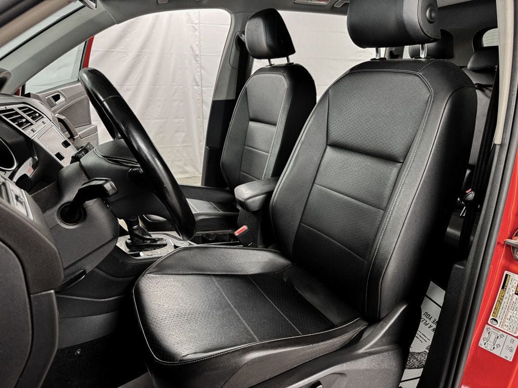 Used 2018 Volkswagen Tiguan SE w/ Panoramic Sunroof Package AWD/4WD image 5