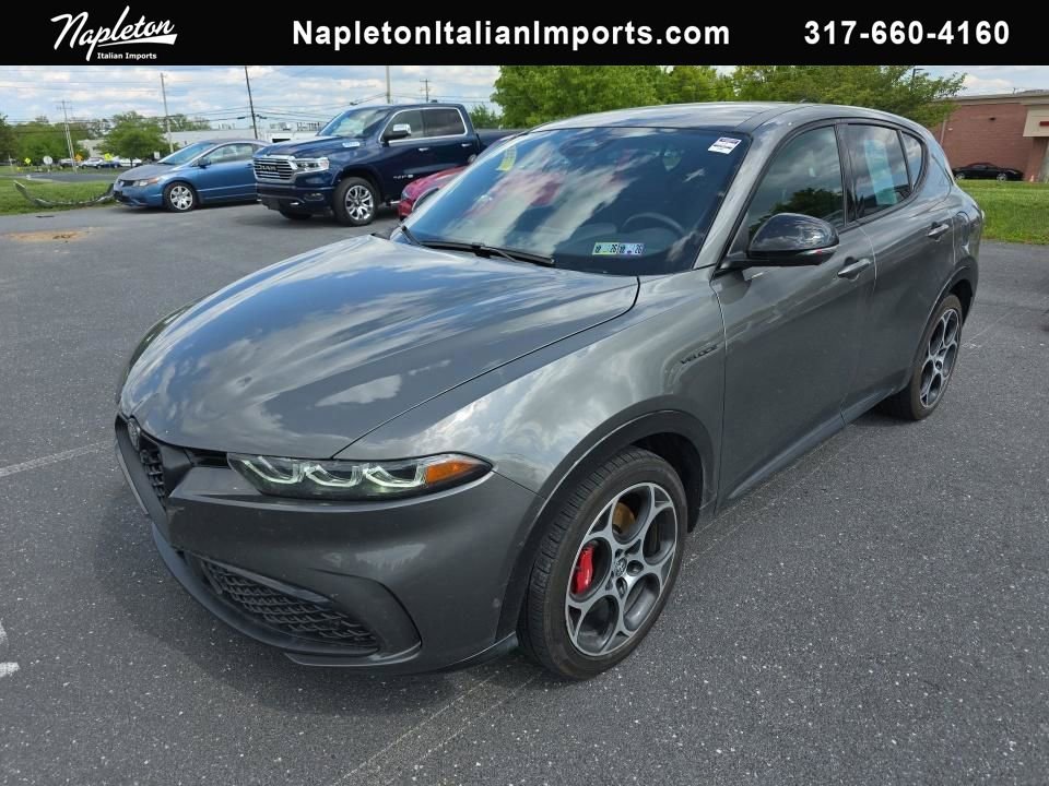 Used 2024 Alfa Romeo Tonale Veloce AWD/4WD image 1