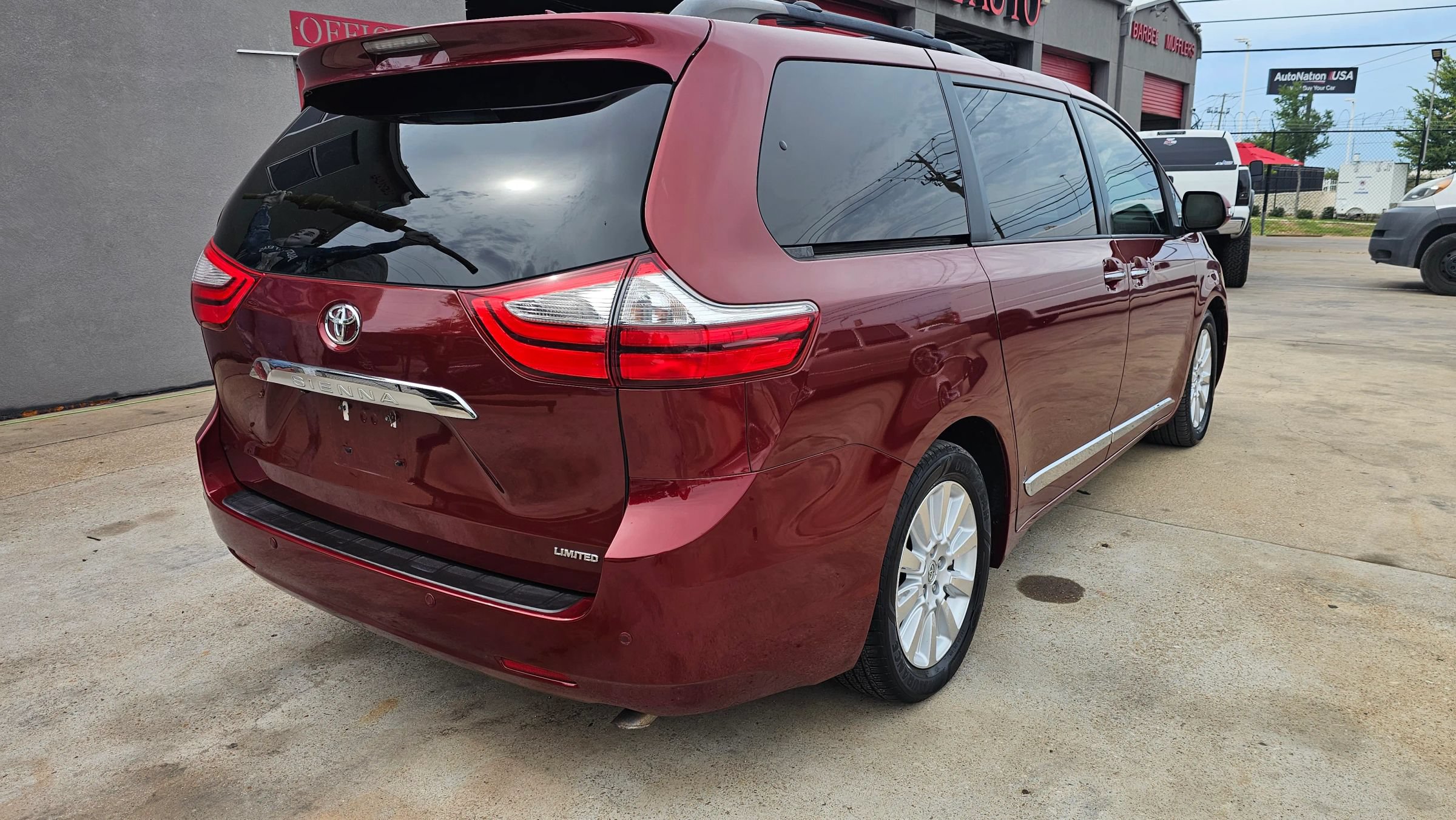 Used 2015 Toyota Sienna Limited Premium FWD image 5
