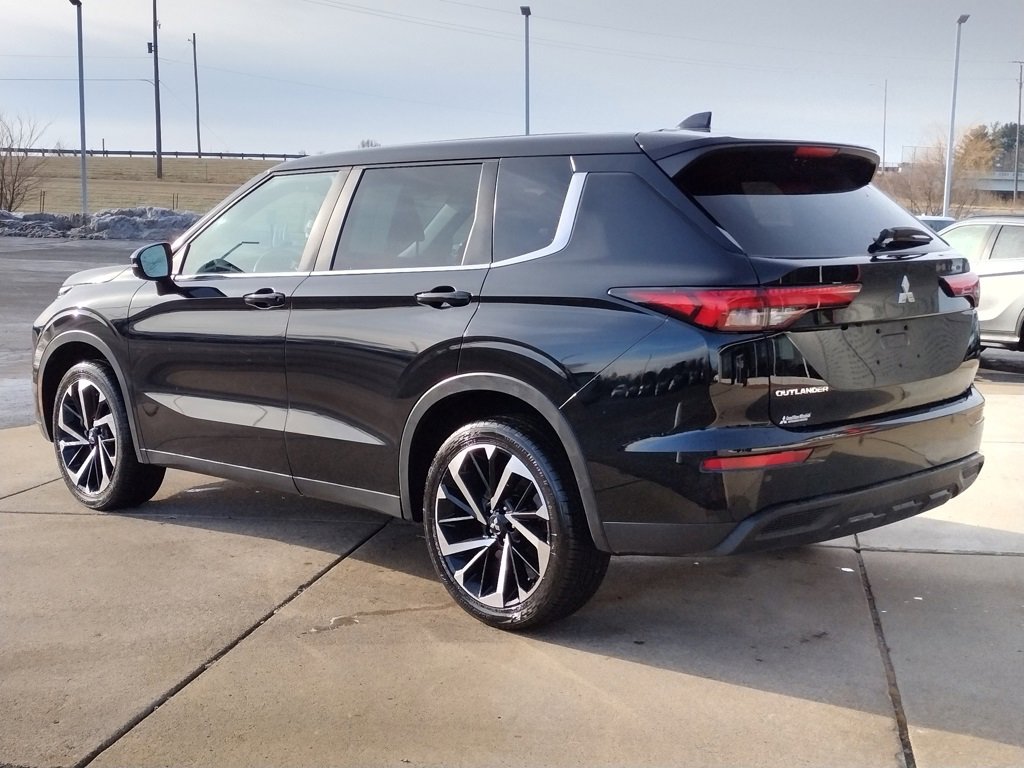 Used 2022 Mitsubishi Outlander ES image 7