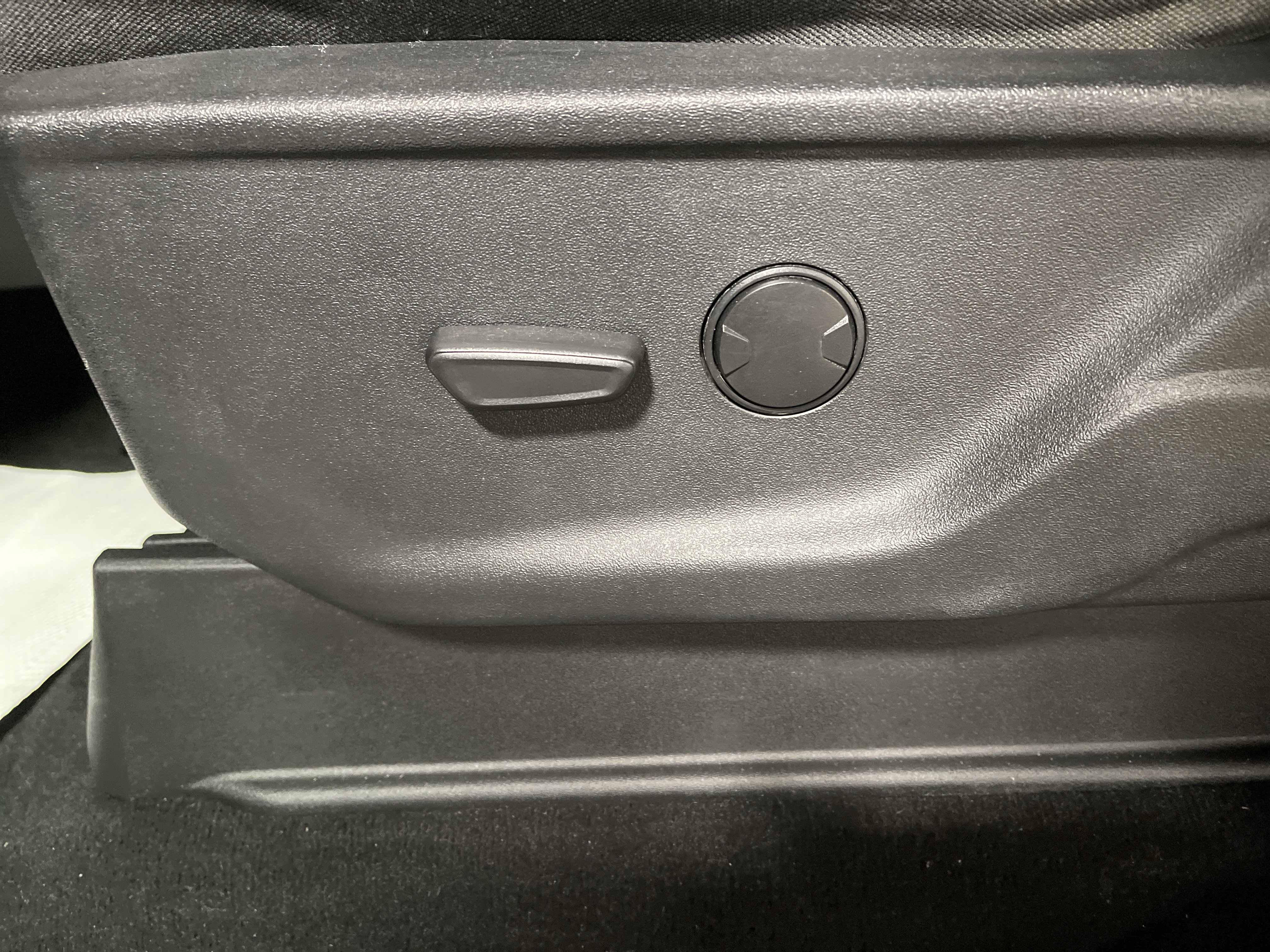 Used 2024 Ford F350 XLT w/ Camper Package image 12