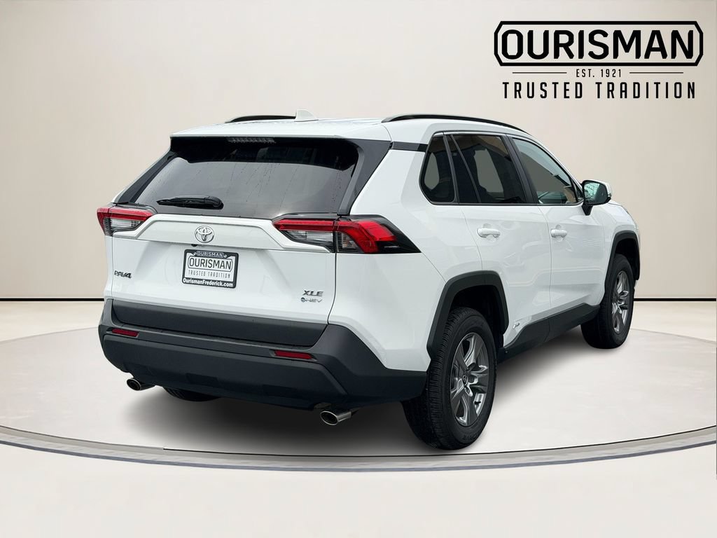 Used 2025 Toyota RAV4 XLE AWD/4WD image 7