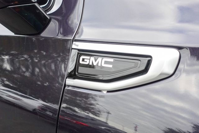 Used 2024 GMC Yukon XL Denali image 6