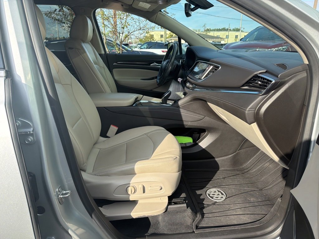 Used 2021 Buick Enclave Essence w/ Sound and Sites Package image 7