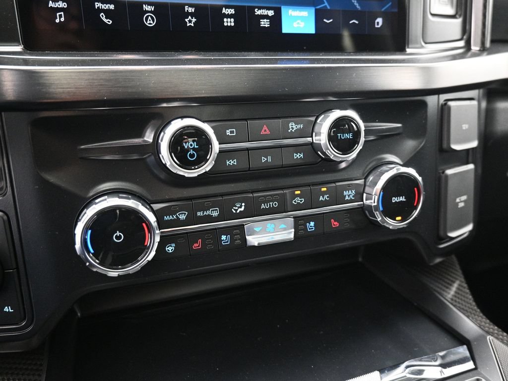 New 2026 Ford F250 Lariat w/ Black Appearance Package AWD/4WD image 17