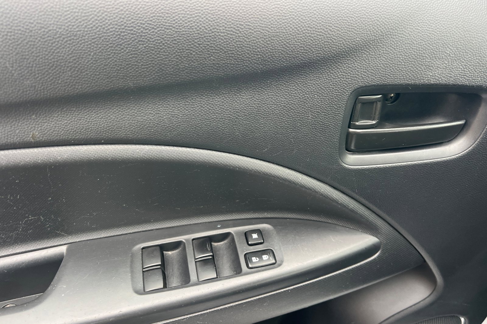 Used 2015 Mitsubishi Mirage DE image 8