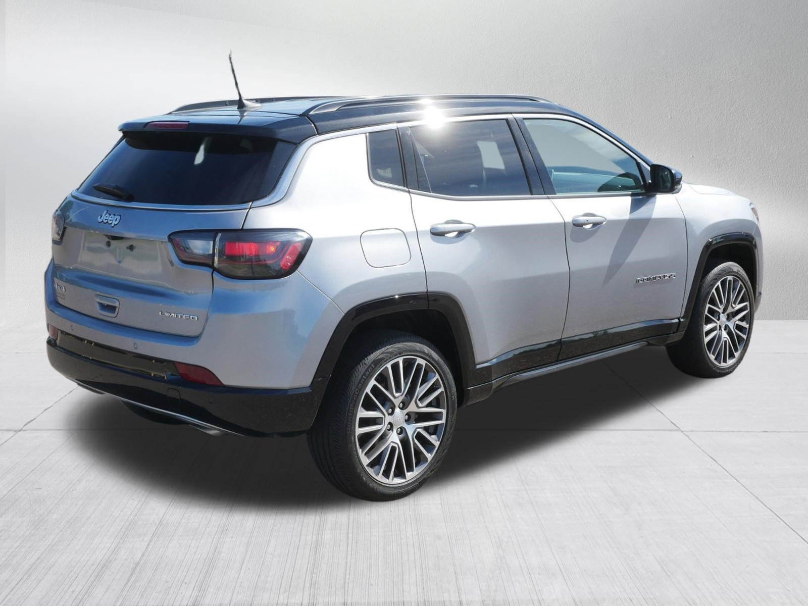 Used 2023 Jeep Compass Limited w/ Elite Group AWD/4WD image 7
